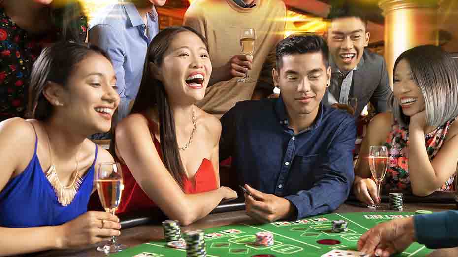 Advantages of Playing Live Baccarat Online